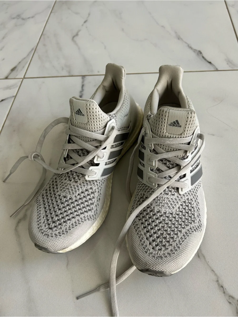 Women’s adidas ultra boost white silver shoes W8